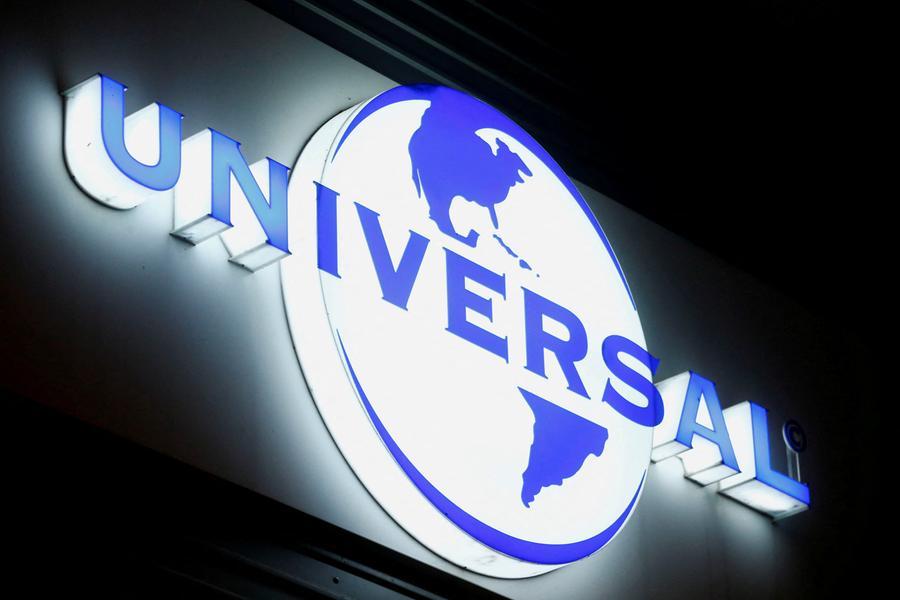 Universal Music in Warner Music blizu dogovorov o licenciranju umetne inteligence