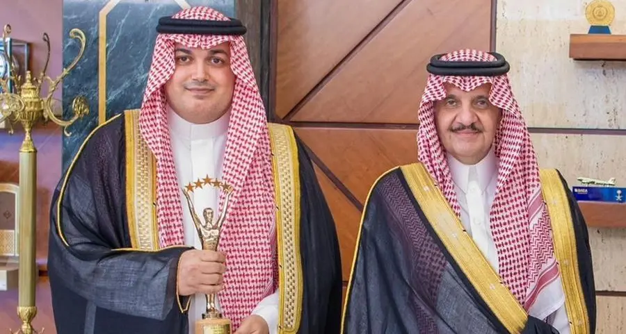 Governor of the Eastern Province receives Abdulaziz bin Mohammed Al-Othman