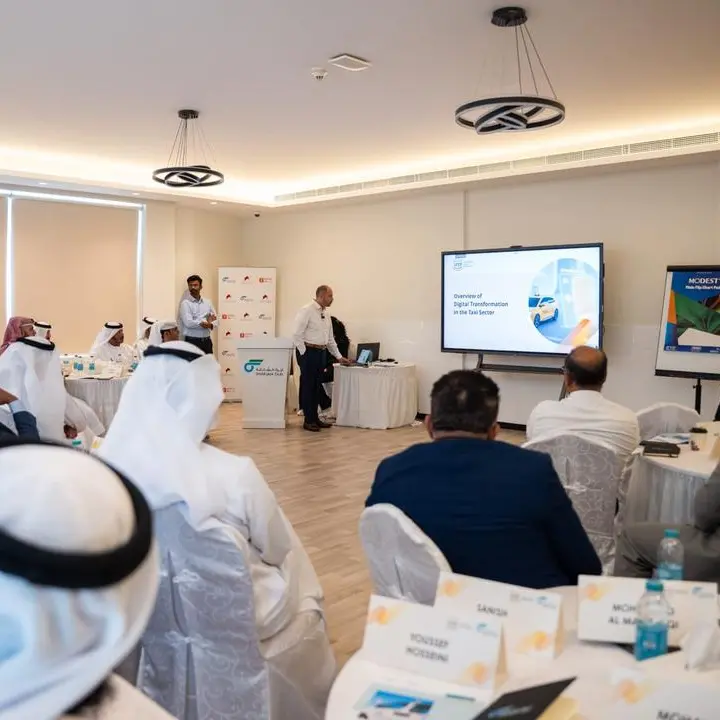 Sharjah Taxi organizes specialized training course on digital transformation
