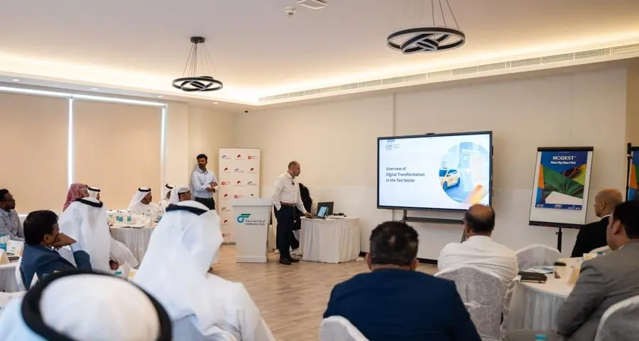 Sharjah Taxi organizes specialized training course on digital transformation