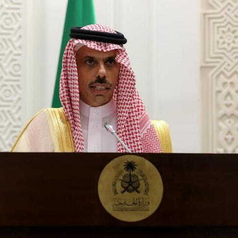 Saudi foreign minister launches app to self-register pilgrims biometrics