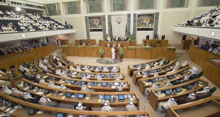 مجلس الأمة الكويتي يعلق جلساته لحين البت في استقالة الحكومة