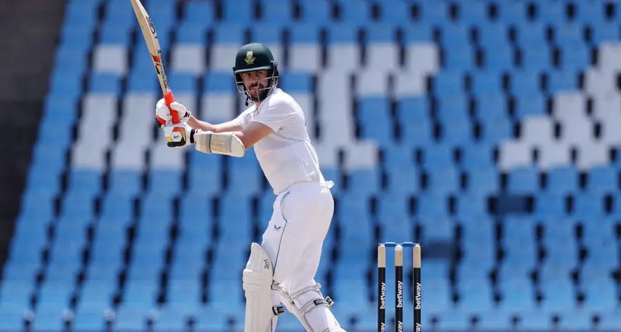 South Africa strike back after second innings collapse