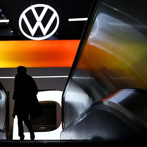 Volkswagen crisis pits homegrown leaders against each other