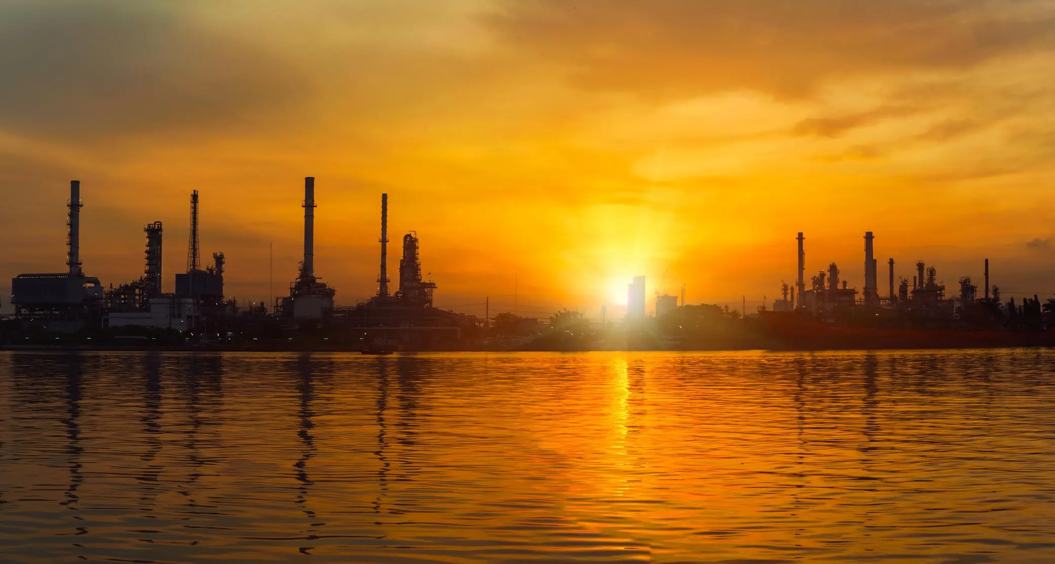 Kuwait names firm to manage debt programme for oil projects