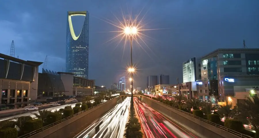 Saudi ministers hand first law practice licenses to three foreign firms