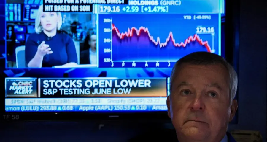 Apple worsens selloff in beleaguered growth stocks