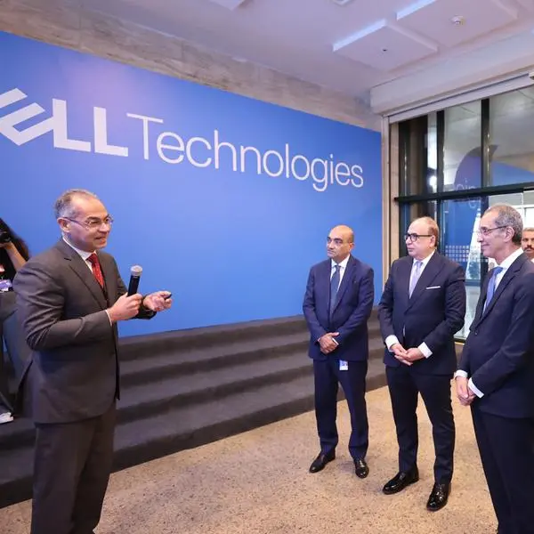 Minister of Communications and Information Technology explores innovation at Dell Technologies Center of Excellence in Egypt