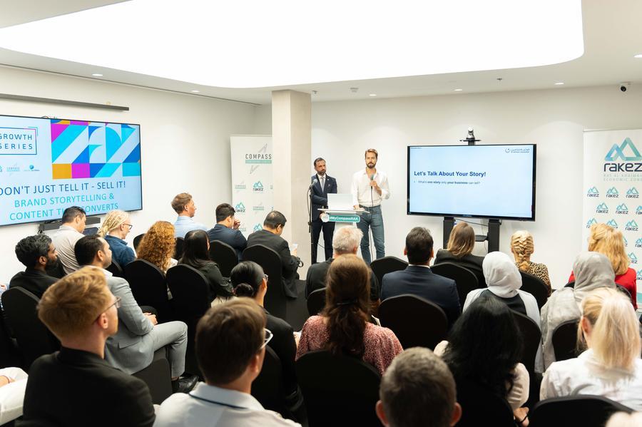 RAKEZ organiziral delavnico o pripovedovanju zgodb blagovnih znamk za podjetja