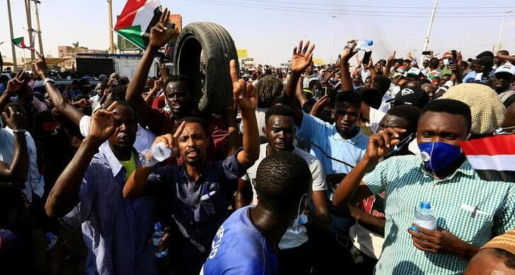 السودان: إعفاء أعضاء مجلس السيادة المدنيين من مناصبهم