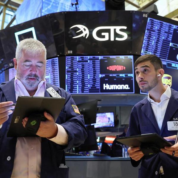 Investors gauge U.S. stocks rebound: 'suckers' rally' or market bottom?