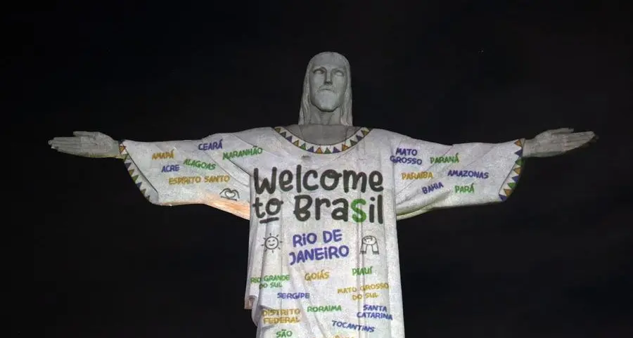 Rio's Christ statue welcomes Taylor Swift with open arms