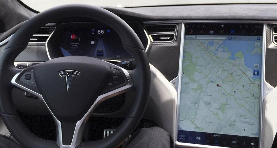 California regulator claims Tesla falsely advertised Autopilot, Full Self-Driving