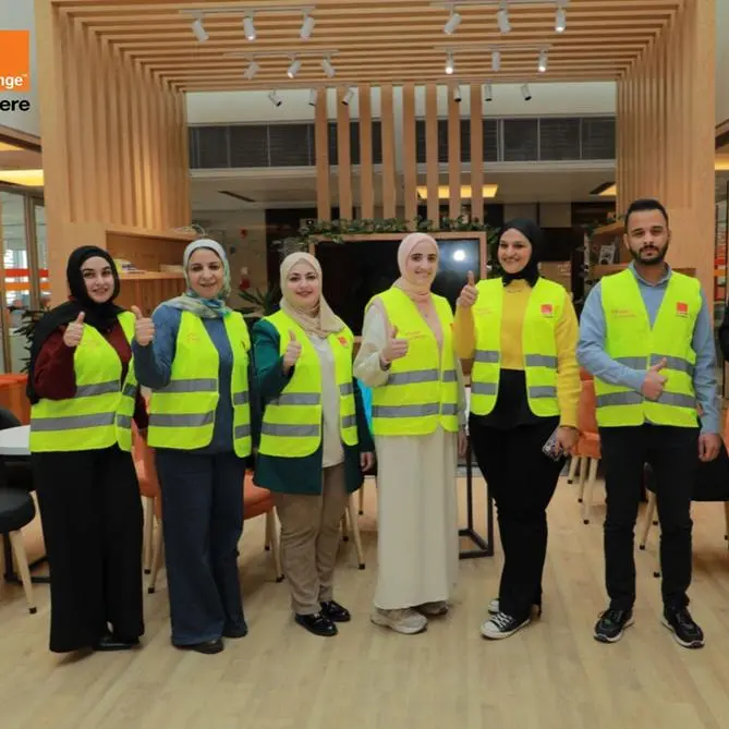 Orange renews its commitment to corporate social responsibility by empowering employees