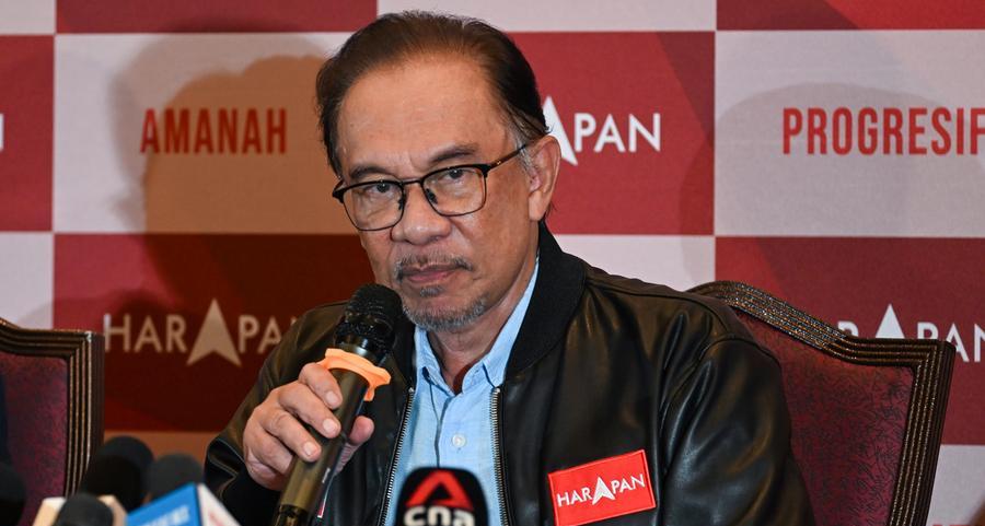 Time running out as Malaysia's Anwar aims for top job