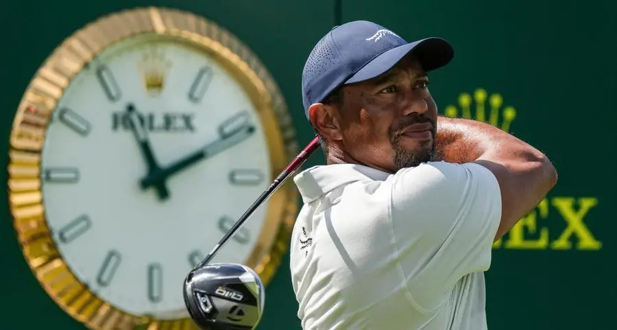 Tiger Woods draws massive crowd at PGA practice round