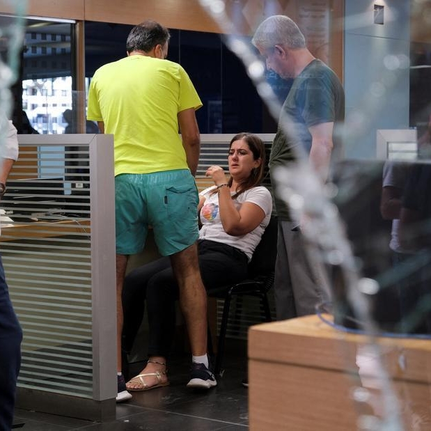 محاولات جديدة لاقتحام بنوك في لبنان
