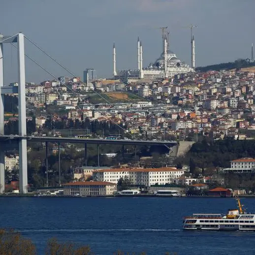 محدث: تعويم سفينة بعد جنوحها بمضيق البوسفور في تركيا