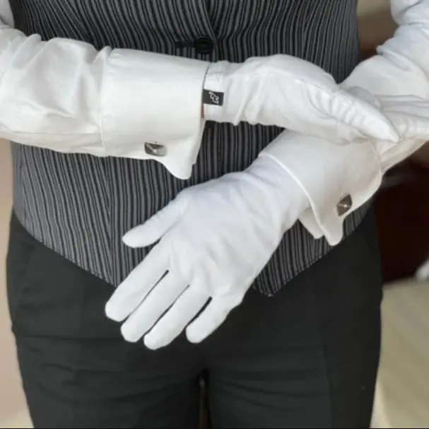 The Ritz-Carlton Abu Dhabi, Grand Canal announces new collaboration to implement recyclable gloves into the luxury property