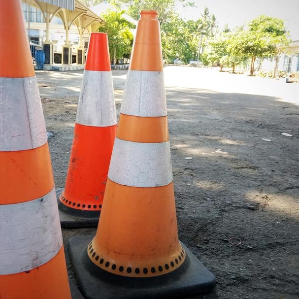 Saudi: Fines for placing cones in public street in front of home