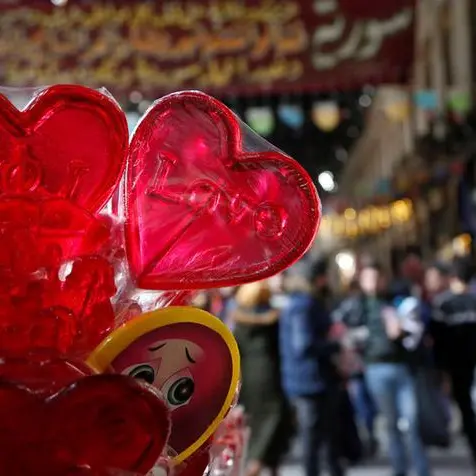 Arab pilot proposes to the love of his life in front of 245 passengers