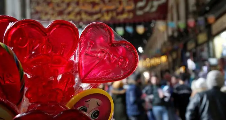 Arab pilot proposes to the love of his life in front of 245 passengers