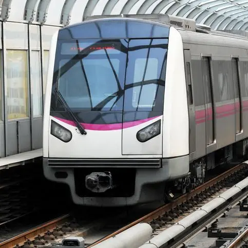 مصر توقع عقد إدارة وتشغيل خط القطار الكهربائي مع تحالف دويتشه بان والسويدي
