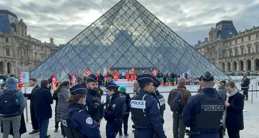French pension protest blocks entry to Louvre museum