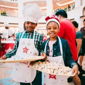 Mall of the Emirates' show-stopping Stollen Charity Cake Sale raises more than AED 105,000 for Emirates Red Crescent