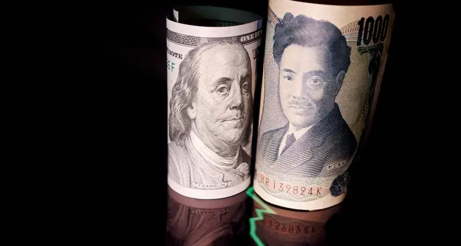 Dollar nudges at two-week highs; yen back in focus