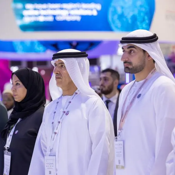 H.E. Dr. Mugheer Al Khaili explores Abu Dhabi government platform at GITEX Global 2022