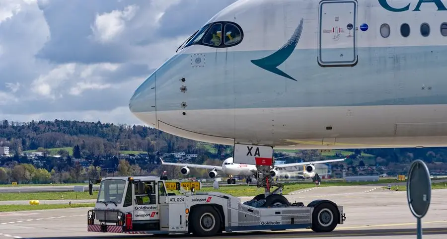 What are airlines doing in response to Cathay Pacific's Airbus A350 engine failure