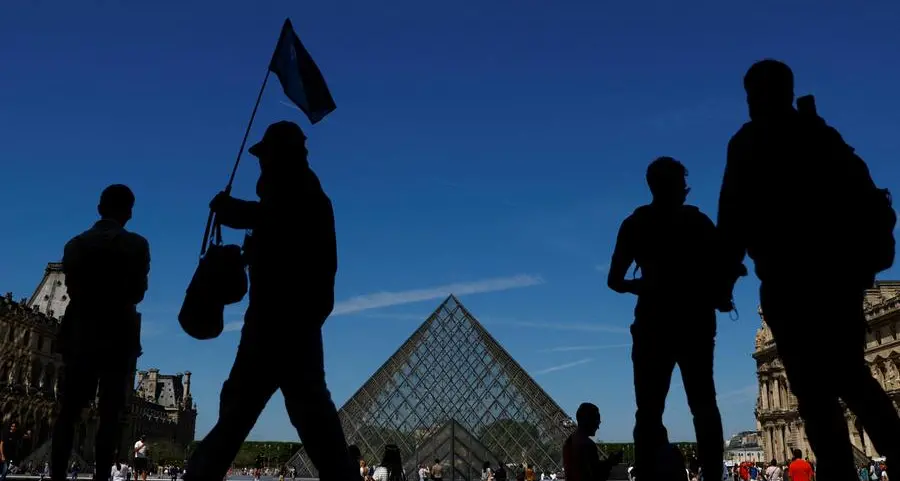 Fewer luxury shoppers but bigger spenders as Chinese return to Europe