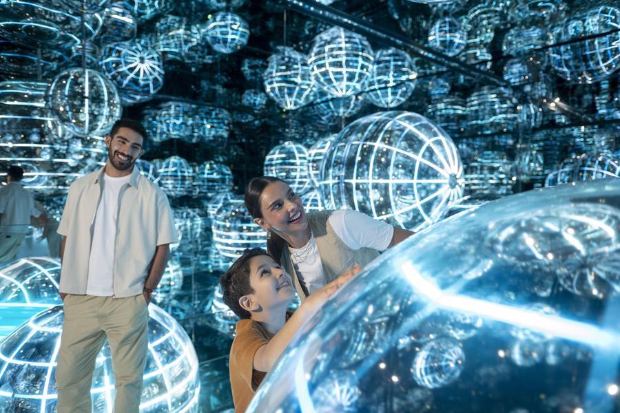 Dubaj v prvi polovici leta 2025 gostil 9,88 milijona mednarodnih obiskovalcev, kar je 6 % več kot leto prej