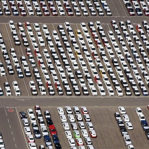 European car market to contract 1% in 2022, ACEA forecasts
