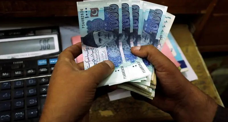 Pakistani rupee continues downward slide, falls 8% on week