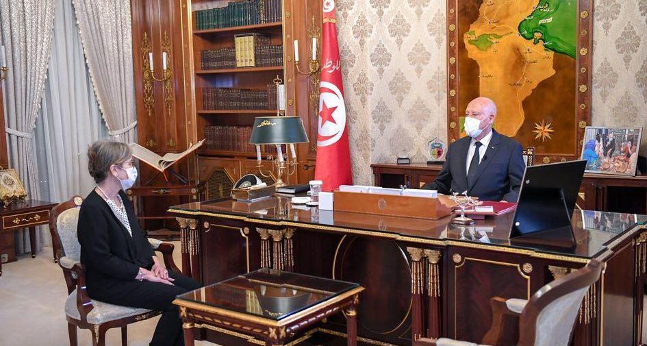 الرئيس التونسي يكلف أستاذة جيولوجيا بتشكيل الحكومة