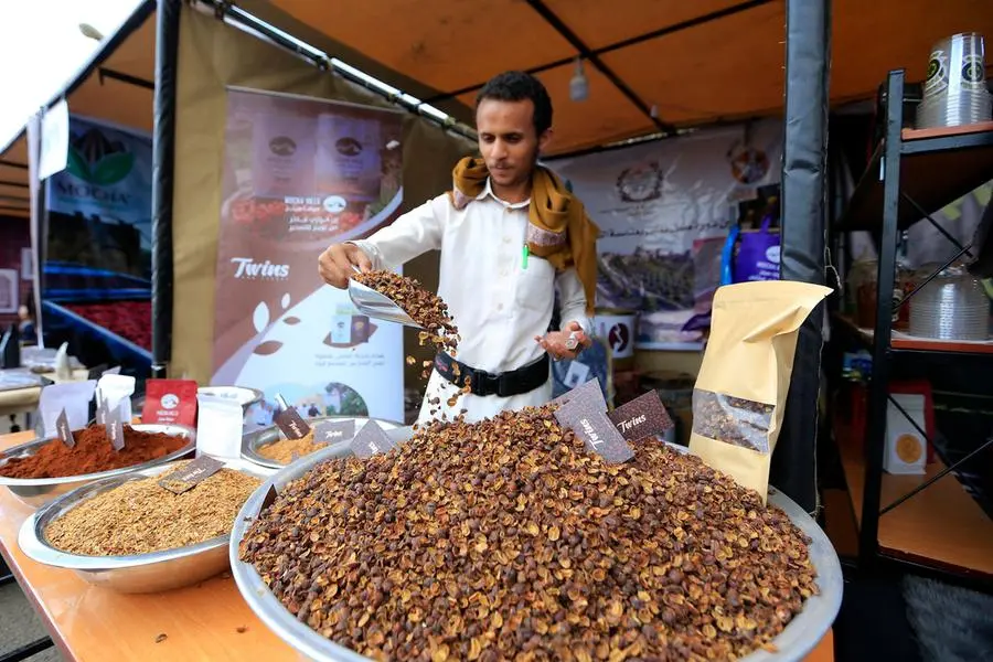 Yemen funding gaps threaten food aid, WFP warns