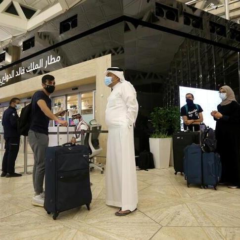 السعودية تفرض عقوبة على المسافرين للدول المحظورة بسبب كورونا