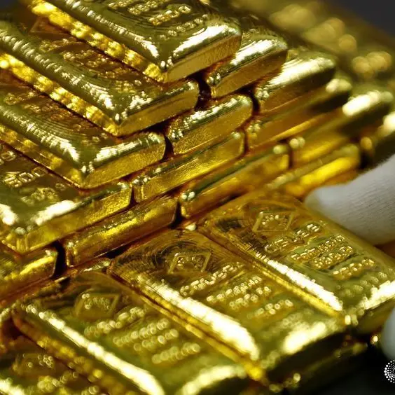 الذهب ينخفض بفعل قوة الدولار والأسهم