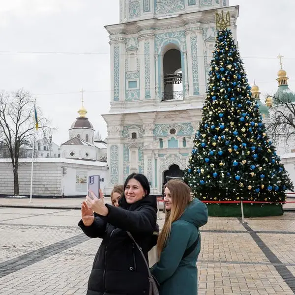 Ukrainians prepare for first wartime Christmas on new calendar