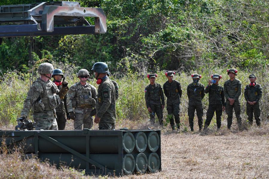 Pergeseran pertahanan Filipina ke arah Amerika Serikat mengancam kemarahan China