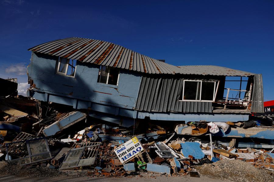 Deprem bölgesinde yaşayan 130 binden fazla Türk, memleketlerinin dışında oy kullanıyor.