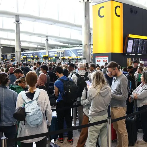 UK airports face Christmas disruption as border staff to strike