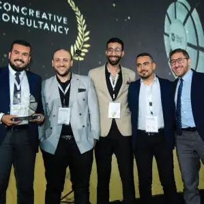 \"Con Creative\" celebrates receiving the award for the best engineering company in Egypt