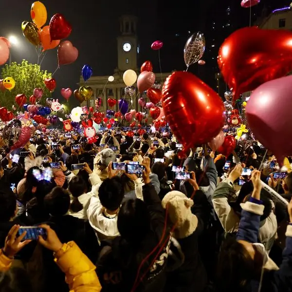 Thousands celebrate the new year in Wuhan amidst China's COVID wave