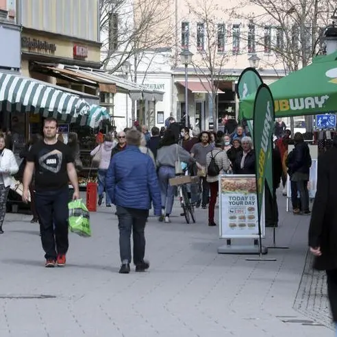 German retail sales fall unexpectedly in September