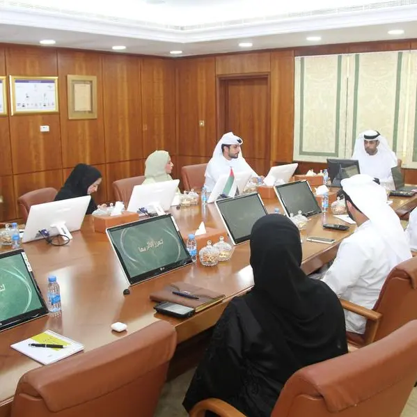 The local committee for social responsibility in Ajman holds its first meeting