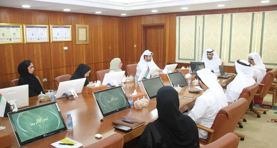 The local committee for social responsibility in Ajman holds its first meeting