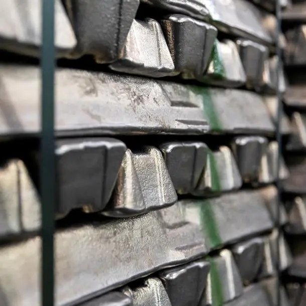 Aluminium hits 5-week high on fund buying, alumina shortage